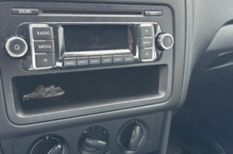 Serrure avant droit VOLKSWAGEN POLO 5