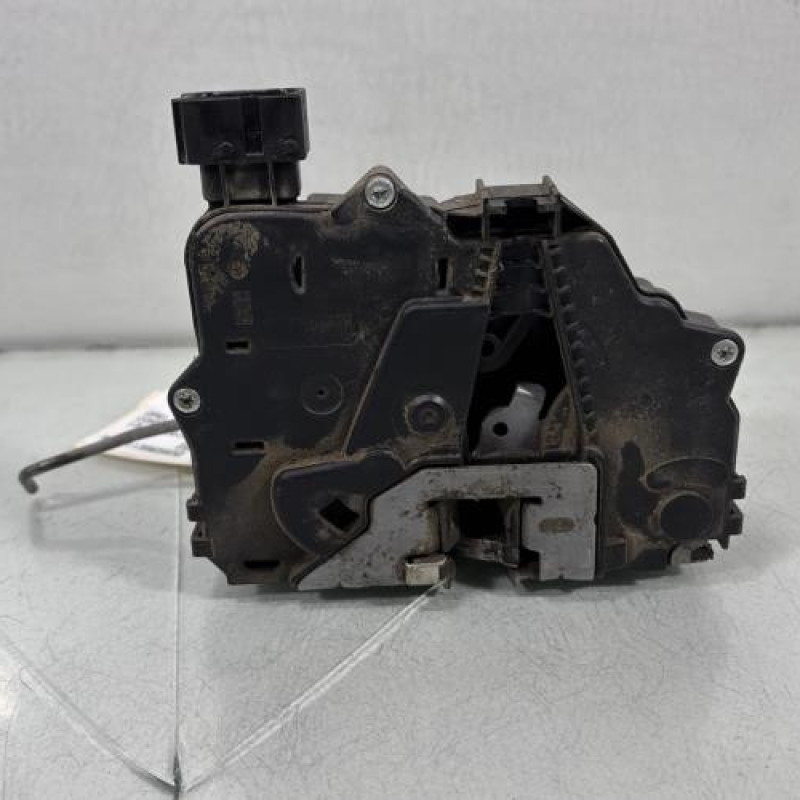 Serrure avant gauche OPEL CORSA D Photo n°2