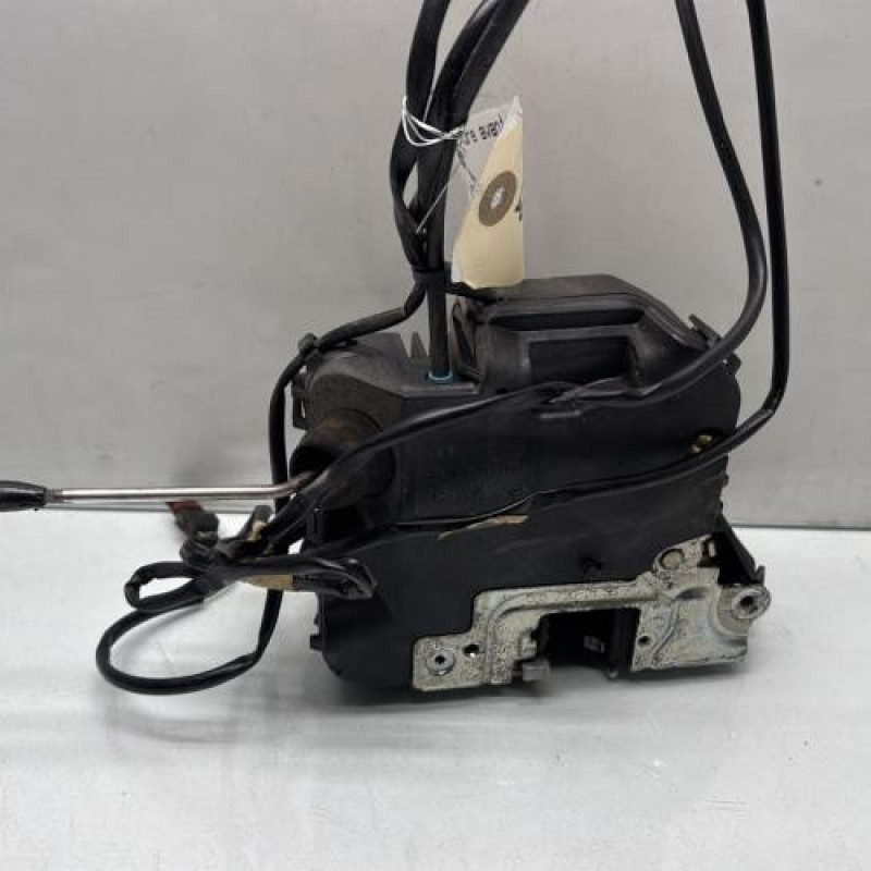 Serrure avant gauche MERCEDES CLASSE C 203 Photo n°3