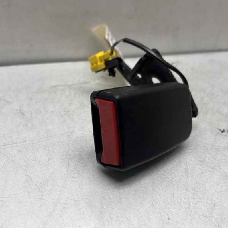 Attache ceinture arriere gauche MERCEDES CLASSE C 204 Photo n°1