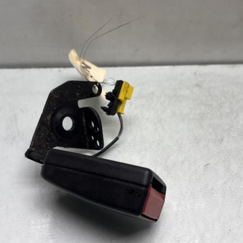 Attache ceinture arriere gauche MERCEDES CLASSE C 204 Photo n°3