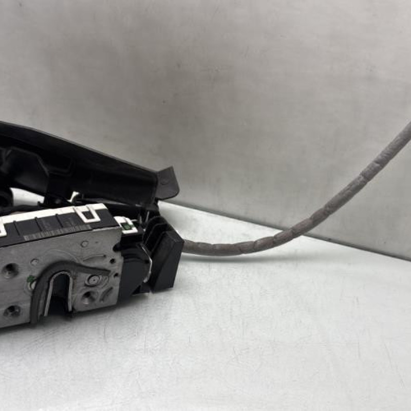 Serrure avant droit MERCEDES CLASSE C 204 Photo n°1