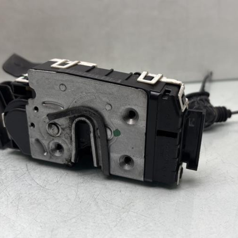 Serrure avant gauche MERCEDES CLASSE C 204 Photo n°1