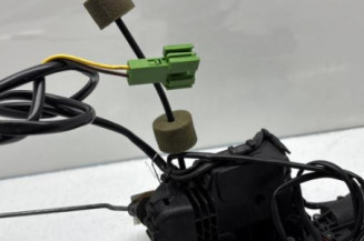 Serrure avant droit MERCEDES CLASSE CLS 219