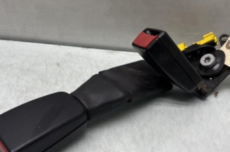 Attache ceinture arriere droit MERCEDES CLASSE C 204 Photo n°1