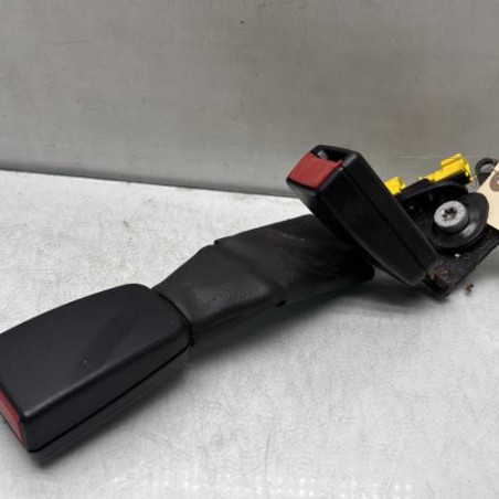 Attache ceinture arriere droit MERCEDES CLASSE C 204 Photo n°1