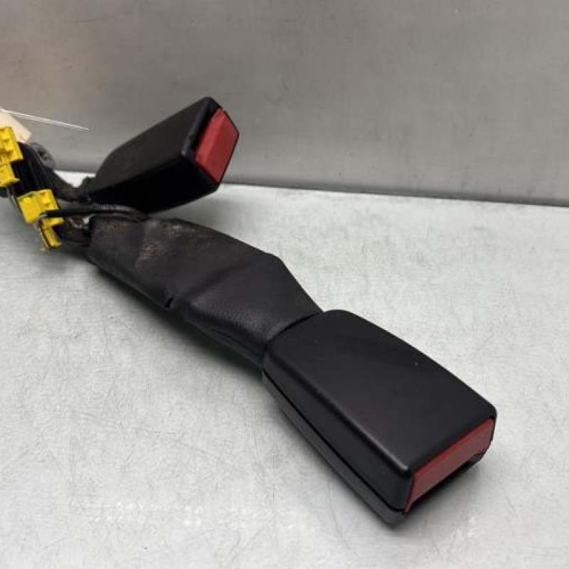 Attache ceinture arriere droit MERCEDES CLASSE C 204 Photo n°2