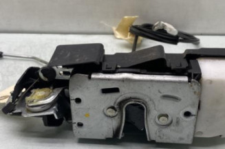 Serrure avant droit VOLKSWAGEN FOX Photo n°1