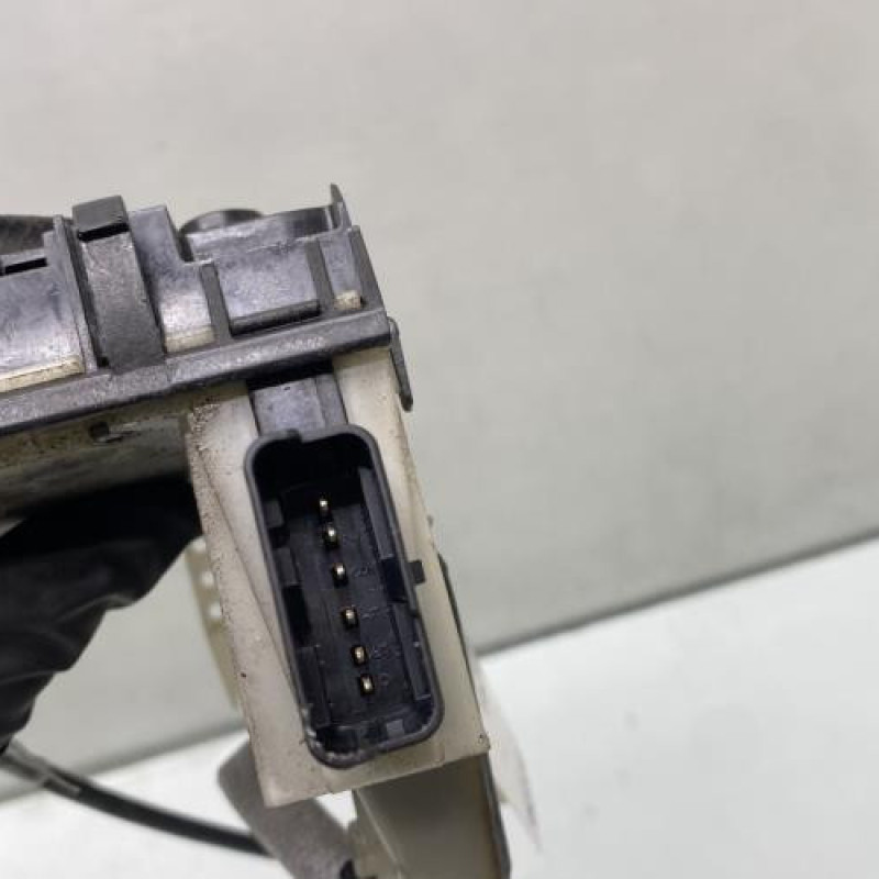 Serrure avant gauche PEUGEOT 208 1 Photo n°4