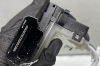 Serrure arriere droit PEUGEOT 208 2