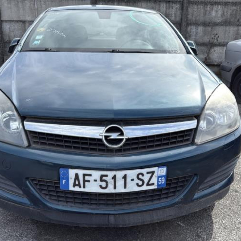 Pretensionneur de ceinture avant droit OPEL ASTRA H Photo n°12