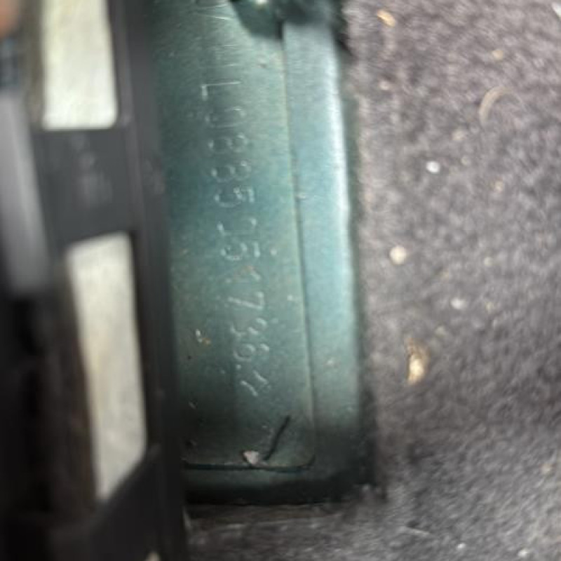 Pretensionneur de ceinture avant gauche OPEL ASTRA H Photo n°15