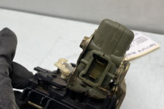 Serrure avant droit RENAULT MEGANE 1