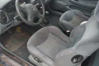 Serrure avant droit RENAULT MEGANE 1