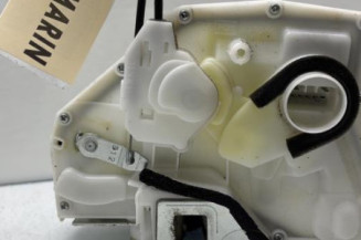 Serrure avant droit SUZUKI SWIFT 3
