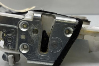 Serrure avant droit SUZUKI SWIFT 3