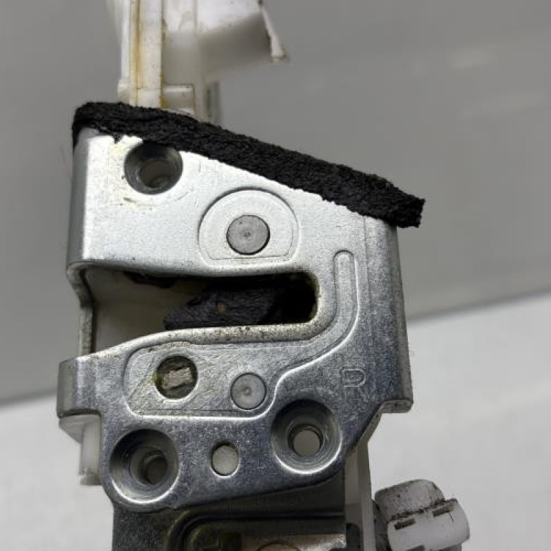 Serrure avant droit SUZUKI SWIFT 3 Photo n°7