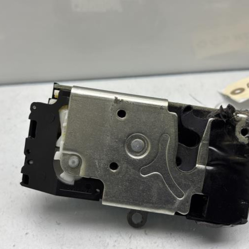 Serrure avant droit FORD FIESTA 5 Photo n°5