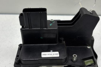 Serrure avant gauche FORD FIESTA 5 Photo n°1