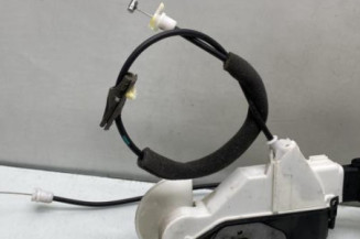 Serrure avant gauche PEUGEOT 3008 1