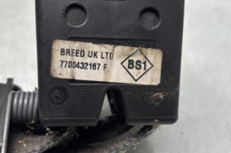 Attache ceinture arriere droit RENAULT CLIO 2