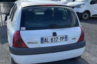 Attache ceinture arriere droit RENAULT CLIO 2