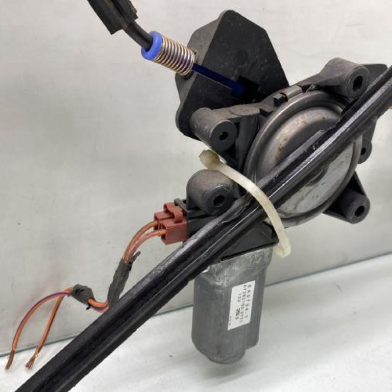 Leve vitre electrique avant droit CHRYSLER GRAND VOYAGER 4 Photo n°7