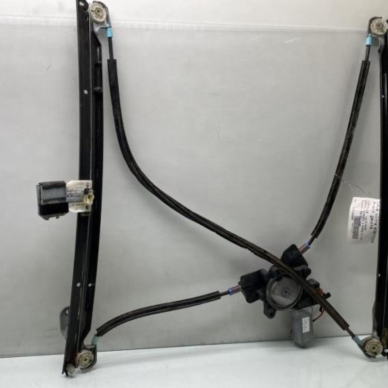 Leve vitre electrique avant gauche CHRYSLER GRAND VOYAGER 4 Photo n°1