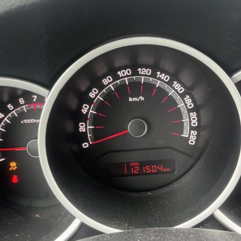 Face avant KIA VENGA Photo n°8