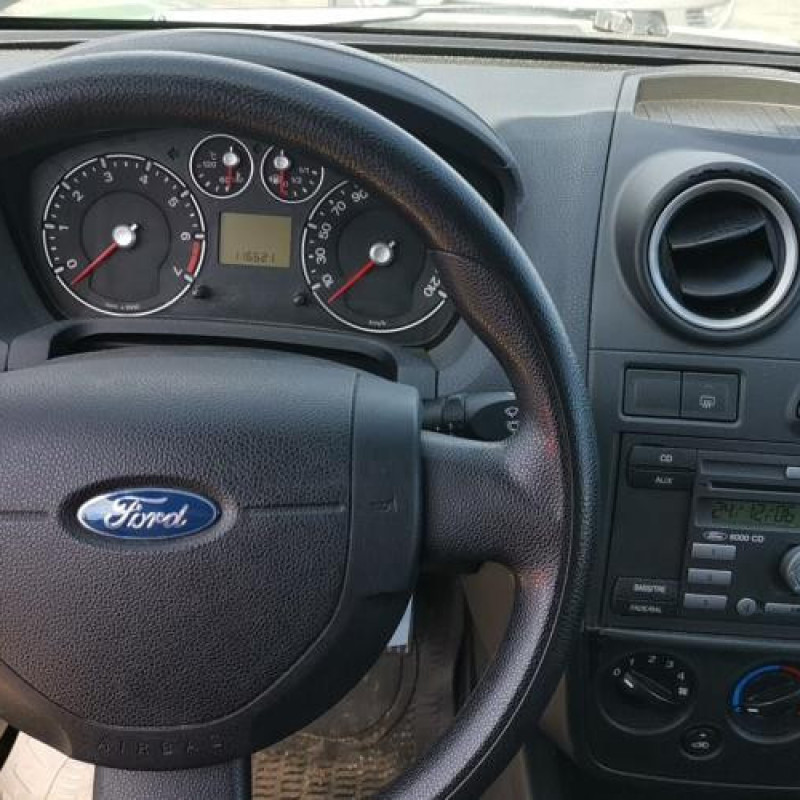 Face avant FORD FIESTA 5 Photo n°6