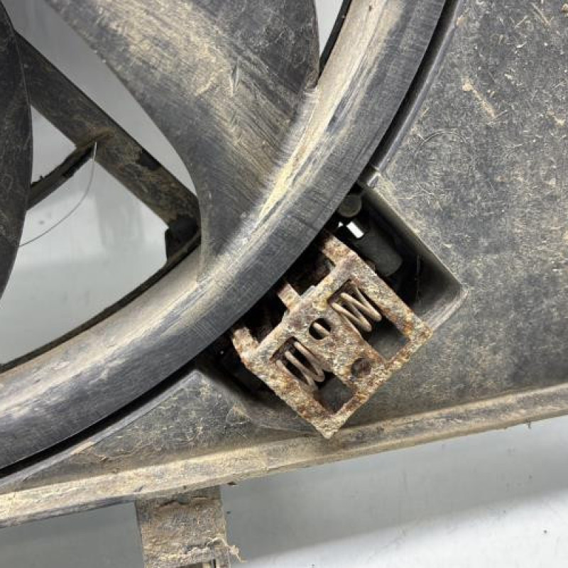 Moto ventilateur radiateur FORD FIESTA 6 Photo n°8