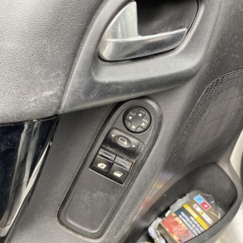 Custode avant gauche (porte) CITROEN C3 2 Photo n°14