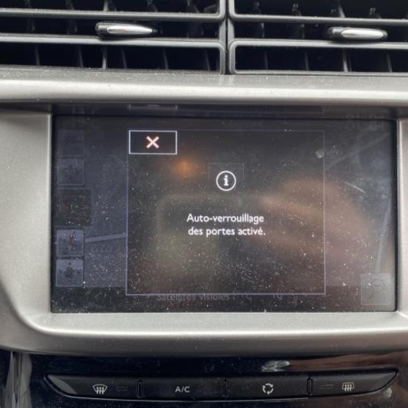 Custode avant gauche (porte) CITROEN C3 2 Photo n°20