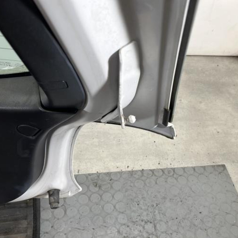 Malle/Hayon arriere CITROEN DS3 Photo n°9