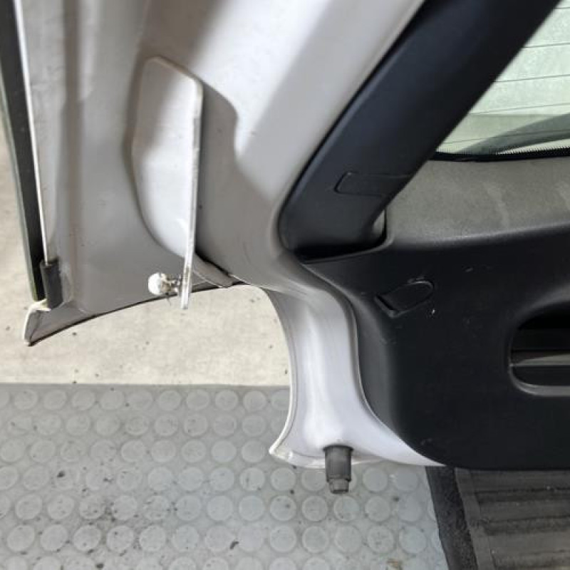 Malle/Hayon arriere CITROEN DS3 Photo n°10