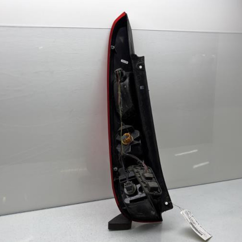 Feu arriere principal droit (feux) FORD FIESTA 5 Photo n°3