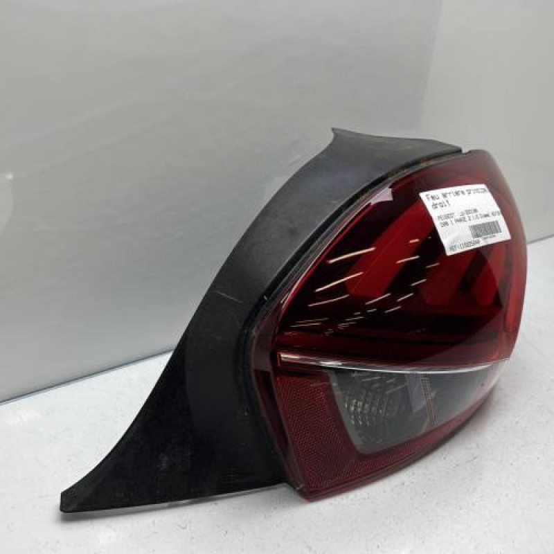 Feu arriere principal droit (feux) PEUGEOT 208 1 Photo n°3