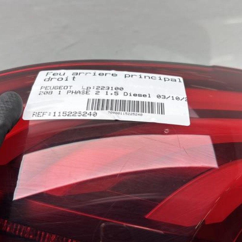 Feu arriere principal droit (feux) PEUGEOT 208 1 Photo n°5