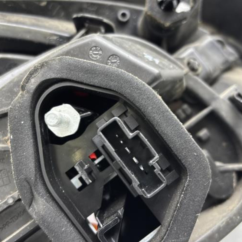 Feu arriere principal droit (feux) PEUGEOT 208 1 Photo n°7