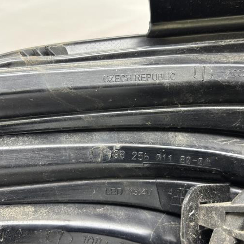 Feu arriere principal droit (feux) PEUGEOT 208 1 Photo n°8