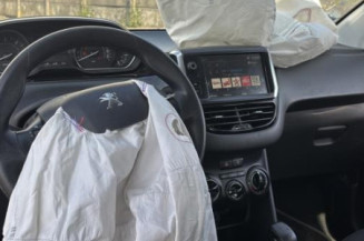 Ecran GPS PEUGEOT 208 1