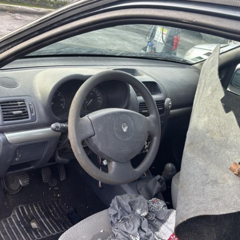 Face avant RENAULT CLIO 2 Photo n°19