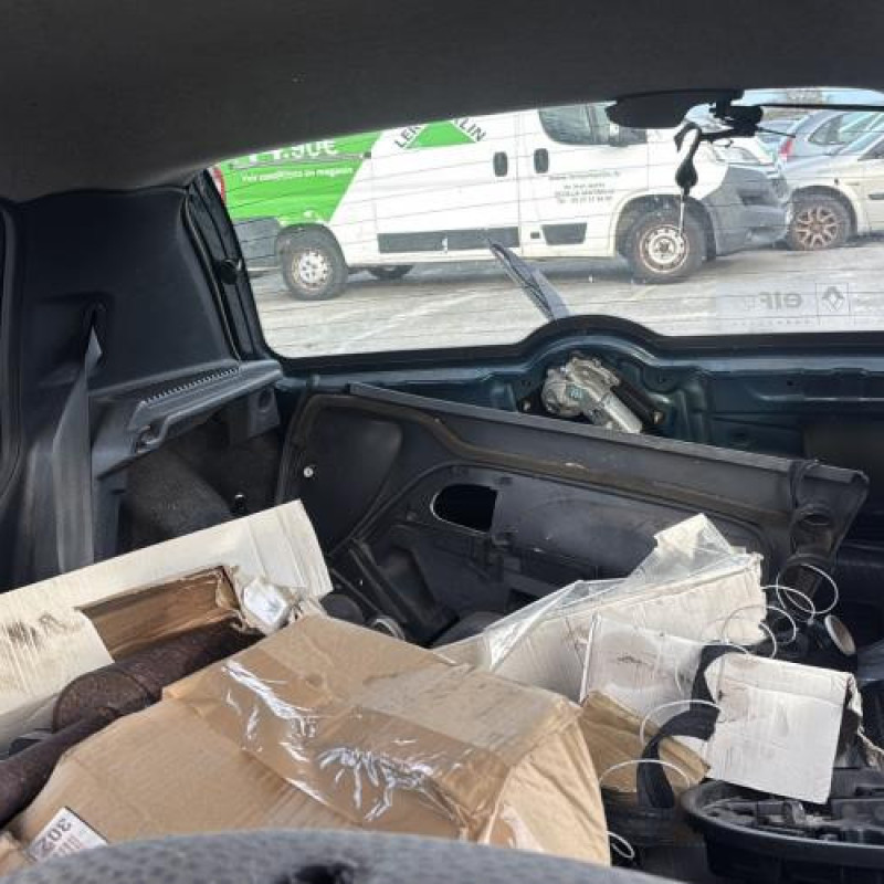 Face avant RENAULT CLIO 2 Photo n°20