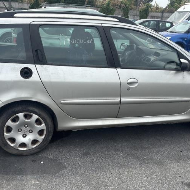 Malle/Hayon arriere PEUGEOT 206 Photo n°17