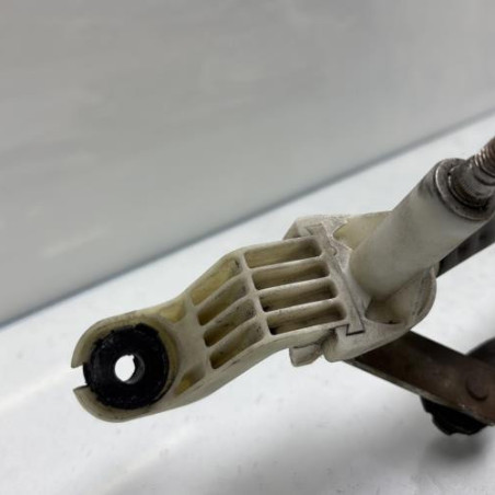 Moteur essuie glace avant SUZUKI SWIFT 3