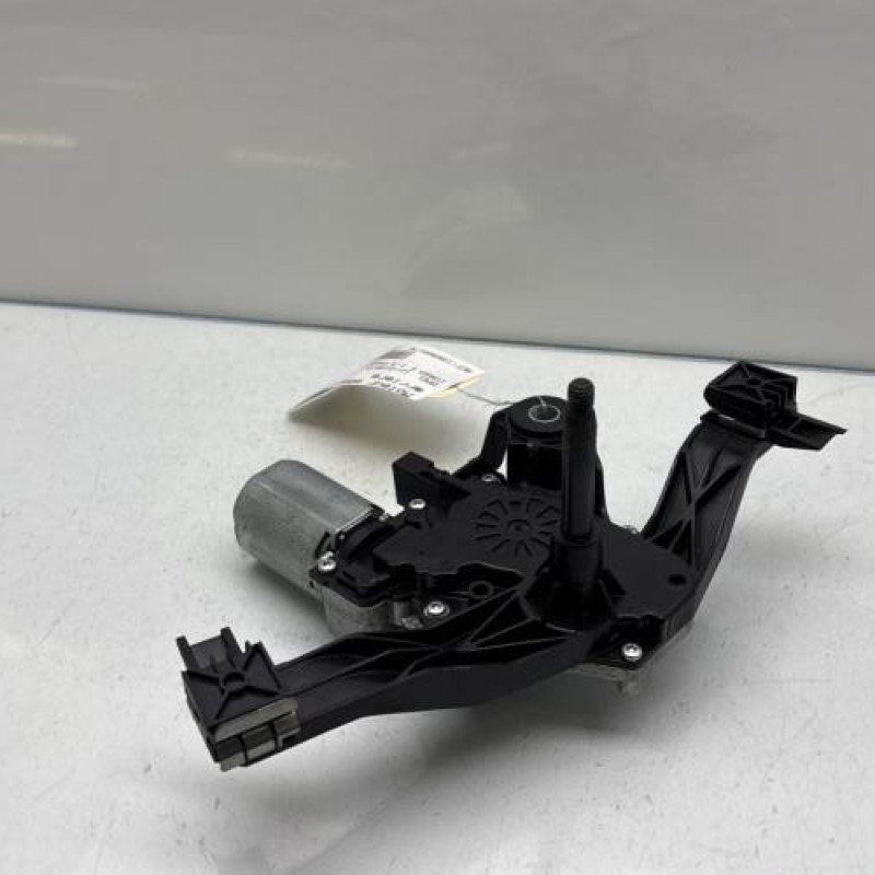 Moteur essuie glace arriere OPEL CORSA E Photo n°1