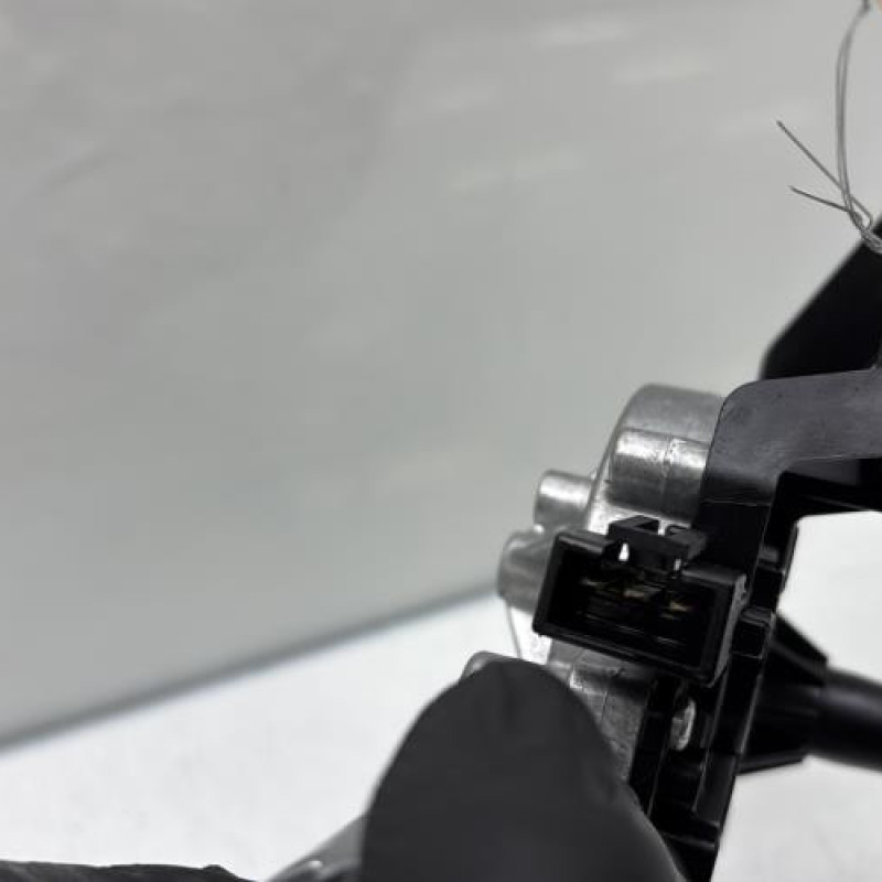 Moteur essuie glace arriere OPEL CORSA E Photo n°5