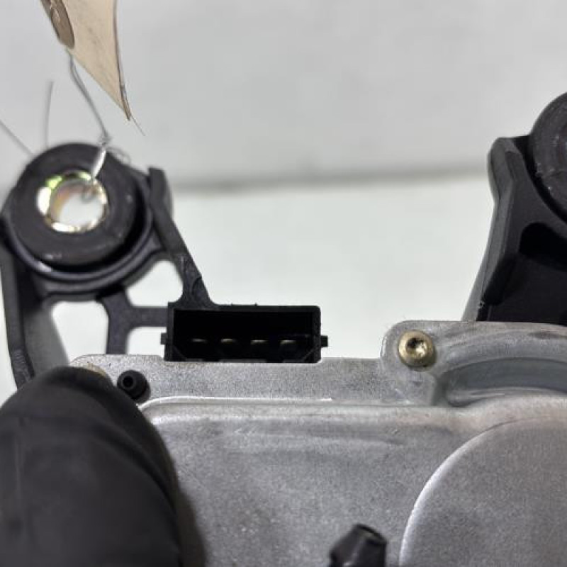 Moteur essuie glace arriere VOLKSWAGEN GOLF 4 Photo n°5