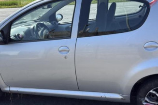 Moteur essuie glace avant PEUGEOT 107