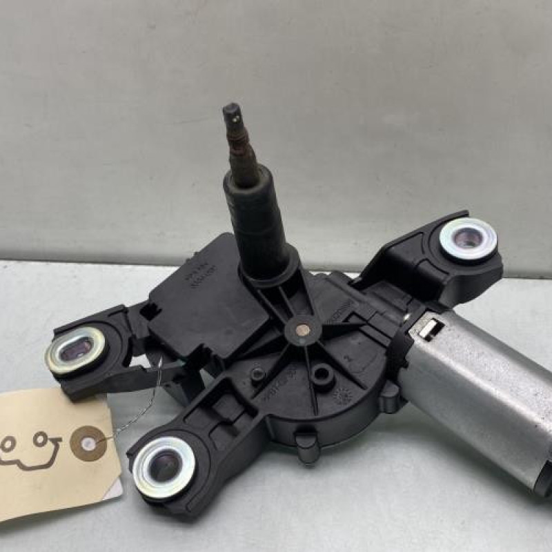 Moteur essuie glace arriere VOLKSWAGEN PASSAT 6 Photo n°1